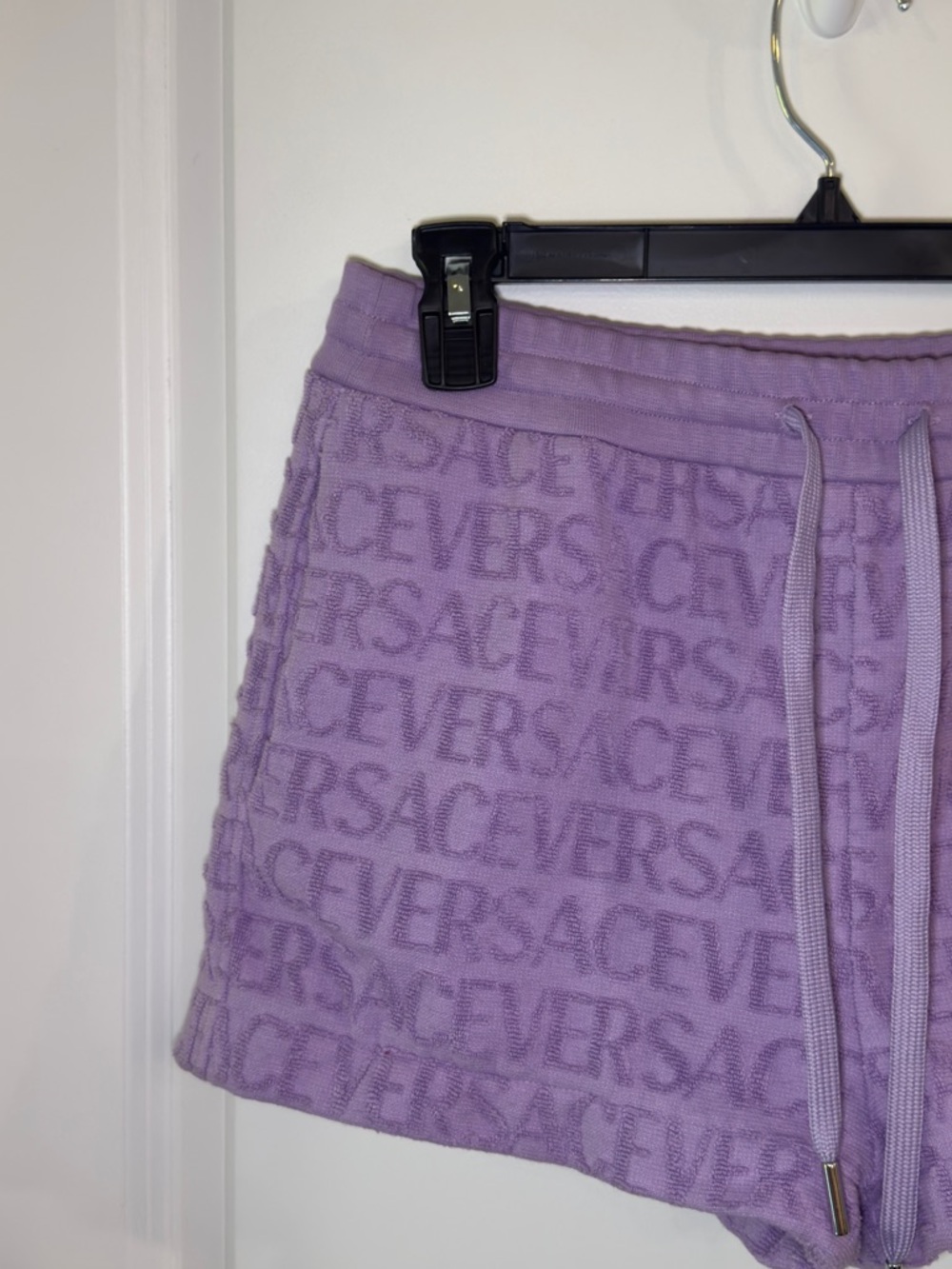 Versace Logo Jacquard Towel Logo Stitched Shorts in Lilac - Picture 4 of 14